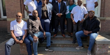 NAKS-delegatie brengt bezoek aan Surinaamse ambassadeur in Nederland