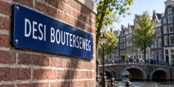 Ook de naam Desi Bouterse verdient een plaats in het debat over het Amsterdamse straatbeeld. Illustratiefoto (AI)