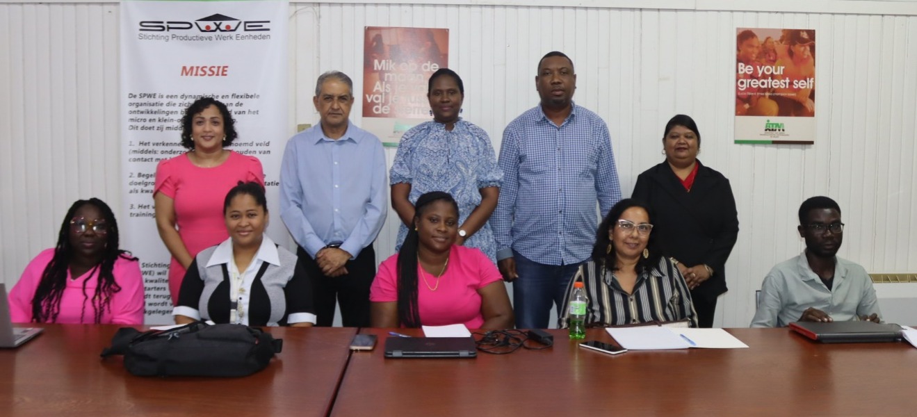 SPWE is gestart met de opleiding Small Business Coach. Zes deelnemers worden opgeleid om kleine ondernemers in Suriname te begeleiden bij het opzetten en ontwikkelen van hun bedrijf.