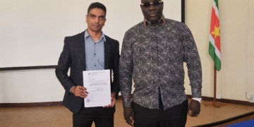 SWM-laboratoriummanager Ritesh Gayadin behaalt mastergraad in Chemical Engineering.