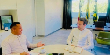 Surinaamse ambassadeur bespreekt samenwerkingsmogelijkheden met gemeente Wijnegem.