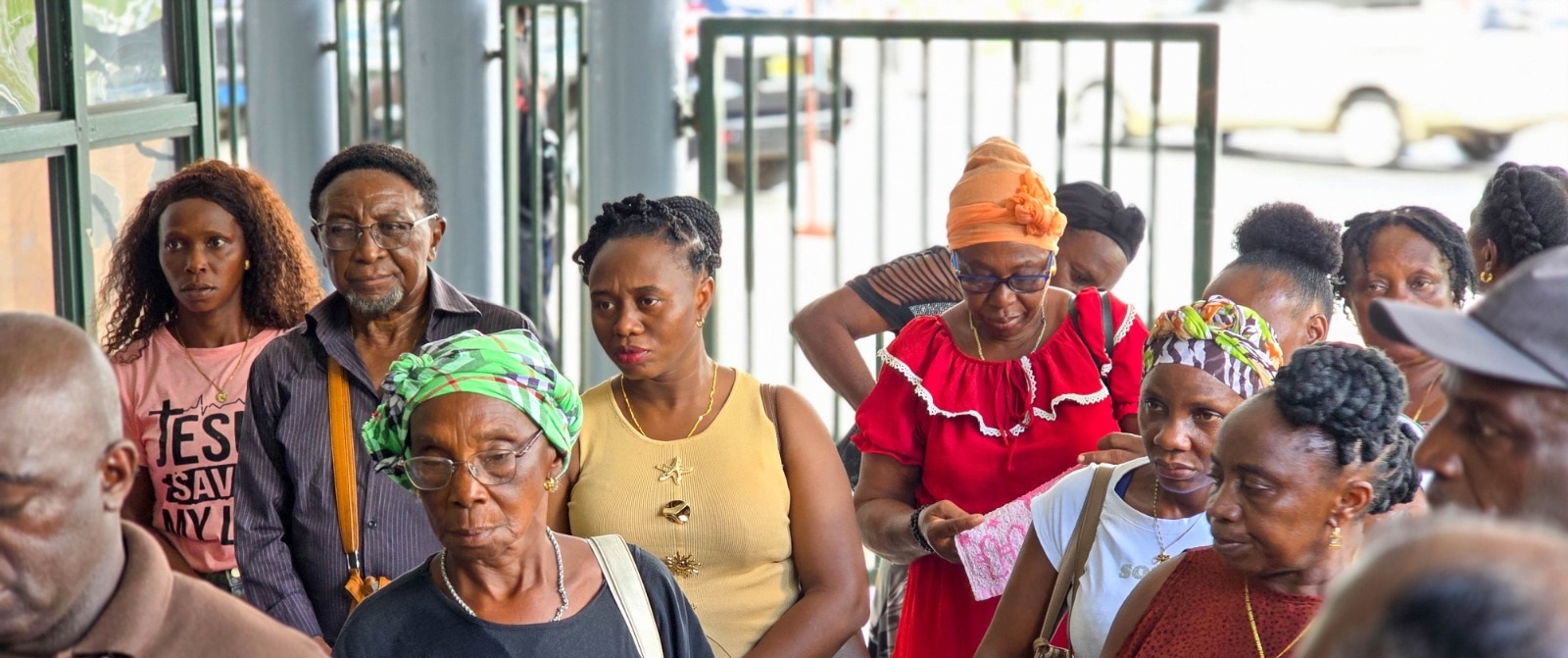Sunnypoint-bewoners vragen parlement om bescherming en rechtszekerheid.