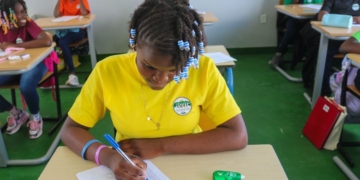 Nieuwe school Brokopondo High brengt leerlingen uit twintig scholen samen.