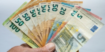 Surinamers kunnen ouders in de bijstand helpen zonder korting op hun uitkering