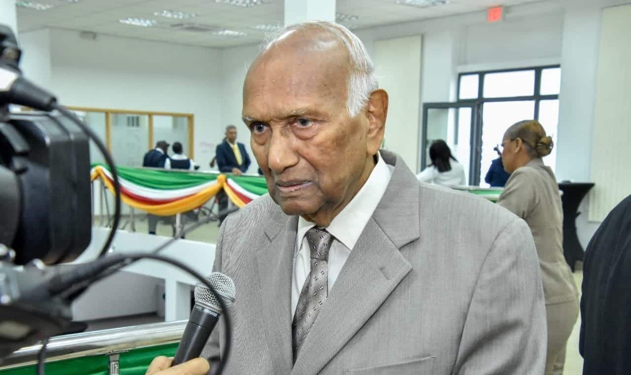 Voormalig vicepresident Ramdien Sardjoe vandaag 91 jaar.