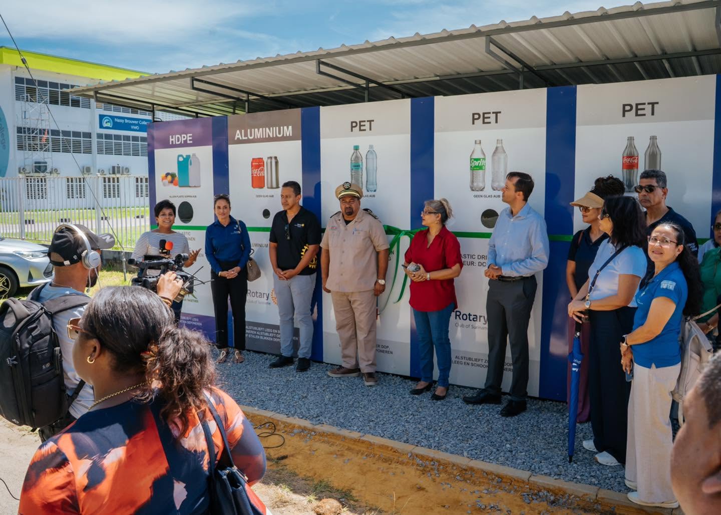 Suriname krijgt elf inzamelcentra voor plasticrecycling.