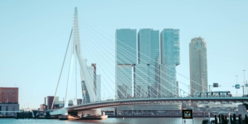 Huurders kunnen hun huurprijs en servicekosten laten controleren. Foto: Rotterdam Erasmusbrug