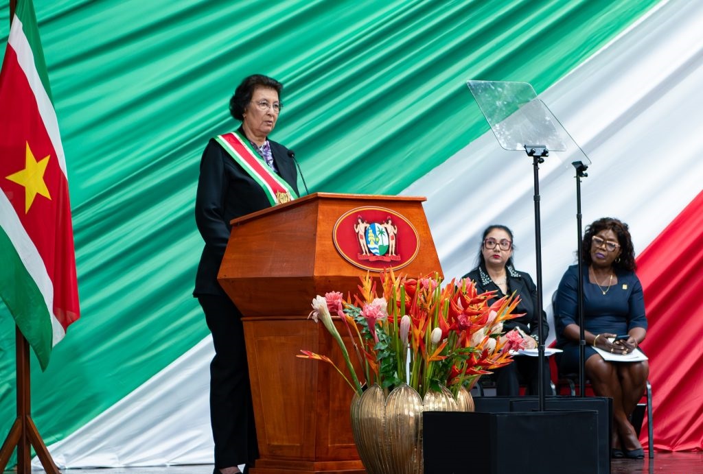 Suriname kan niet blijven lenen zonder te weten wat het oplevert.