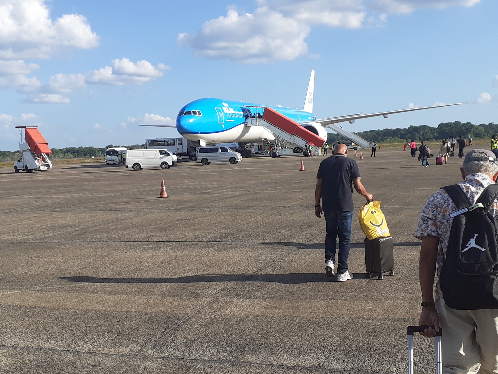 KLM-kist op Zanderij